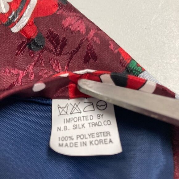 RENAISSANCE, Christmas Men’s Tie, Hand Made, imported by N. B. Silk Trad Co. - Picture 9 of 12